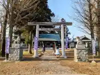 諏訪護国神社の鳥居