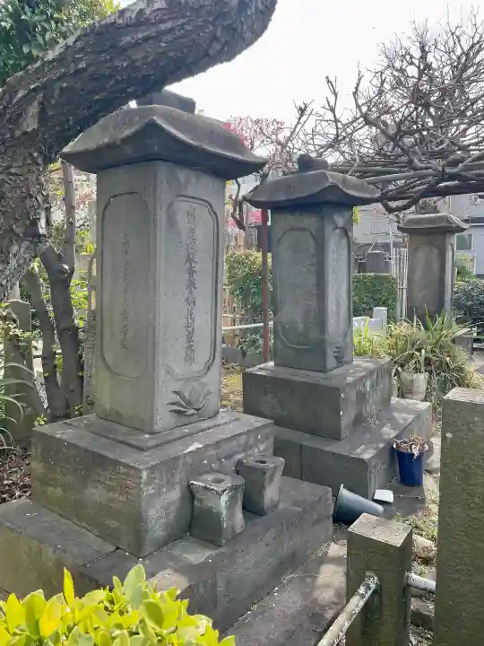 西念寺の{uncategorized: "未分類", other: "その他", undefined: "問題あり", building: "その他建物", grave: "お墓", sacred_gate: "鳥居", guardian: "狛犬", statue: "像", buddha: "仏像", history: "歴史", nature: "自然", garden: "庭園", animal: "動物", pagoda: "塔", temizu: "手水舎", mountain_gate: "山門・神門", sanctuary: "本殿・本堂", subordinate: "末社・摂社", art: "芸術", scenery: "景色", jizo: "地蔵", ema: "絵馬", goshuin: "御朱印", omikuji: "おみくじ", items: "授与品その他", amulet: "お守り", goshuincho: "御朱印帳", eats: "食事", festival: "お祭り", votive_dance: "神楽", shichigosan: "七五三参", wedding: "結婚式", experience: "体験その他", initially: "初詣", around: "周辺", anti_infection: "感染症対策"}