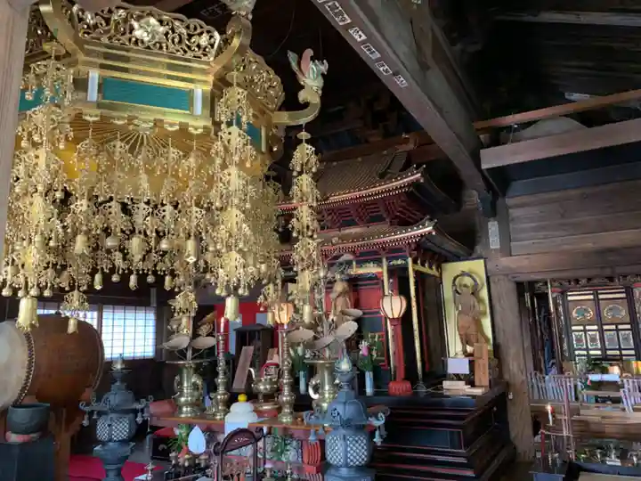 石堂寺の本殿・本堂