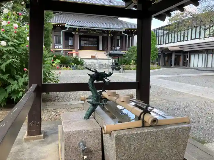 浄土宗南命山善光寺の手水舎