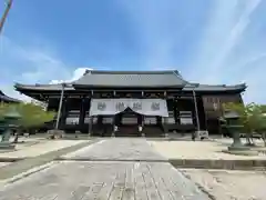 本山専修寺の本殿