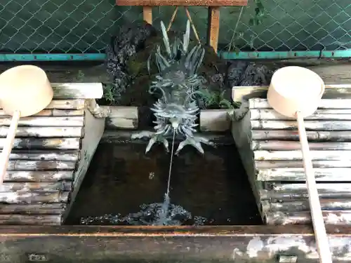 諏訪神社の手水舎