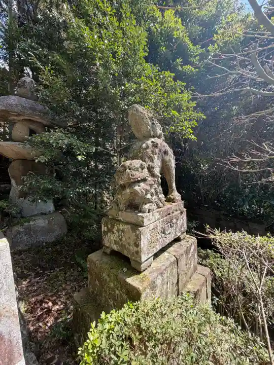 玉作湯神社の{uncategorized: "未分類", other: "その他", undefined: "問題あり", building: "その他建物", grave: "お墓", sacred_gate: "鳥居", guardian: "狛犬", statue: "像", buddha: "仏像", history: "歴史", nature: "自然", garden: "庭園", animal: "動物", pagoda: "塔", temizu: "手水舎", mountain_gate: "山門・神門", sanctuary: "本殿・本堂", subordinate: "末社・摂社", art: "芸術", scenery: "景色", jizo: "地蔵", ema: "絵馬", goshuin: "御朱印", omikuji: "おみくじ", items: "授与品その他", amulet: "お守り", goshuincho: "御朱印帳", eats: "食事", festival: "お祭り", votive_dance: "神楽", shichigosan: "七五三参", wedding: "結婚式", experience: "体験その他", initially: "初詣", around: "周辺", anti_infection: "感染症対策"}