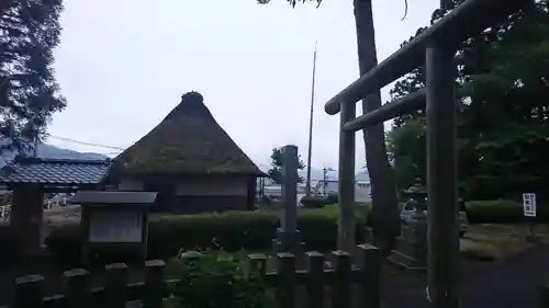 神明社の鳥居