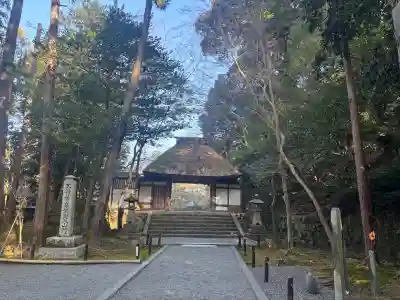 法然院の{uncategorized: "未分類", other: "その他", undefined: "問題あり", building: "その他建物", grave: "お墓", sacred_gate: "鳥居", guardian: "狛犬", statue: "像", buddha: "仏像", history: "歴史", nature: "自然", garden: "庭園", animal: "動物", pagoda: "塔", temizu: "手水舎", mountain_gate: "山門・神門", sanctuary: "本殿・本堂", subordinate: "末社・摂社", art: "芸術", scenery: "景色", jizo: "地蔵", ema: "絵馬", goshuin: "御朱印", omikuji: "おみくじ", items: "授与品その他", amulet: "お守り", goshuincho: "御朱印帳", eats: "食事", festival: "お祭り", votive_dance: "神楽", shichigosan: "七五三参", wedding: "結婚式", experience: "体験その他", initially: "初詣", around: "周辺", anti_infection: "感染症対策"}