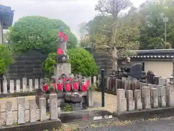 与楽寺の{uncategorized: "未分類", other: "その他", undefined: "問題あり", building: "その他建物", grave: "お墓", sacred_gate: "鳥居", guardian: "狛犬", statue: "像", buddha: "仏像", history: "歴史", nature: "自然", garden: "庭園", animal: "動物", pagoda: "塔", temizu: "手水舎", mountain_gate: "山門・神門", sanctuary: "本殿・本堂", subordinate: "末社・摂社", art: "芸術", scenery: "景色", jizo: "地蔵", ema: "絵馬", goshuin: "御朱印", omikuji: "おみくじ", items: "授与品その他", amulet: "お守り", goshuincho: "御朱印帳", eats: "食事", festival: "お祭り", votive_dance: "神楽", shichigosan: "七五三参", wedding: "結婚式", experience: "体験その他", initially: "初詣", around: "周辺", anti_infection: "感染症対策"}