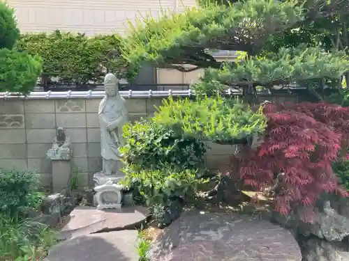 新井寺の{uncategorized: "未分類", other: "その他", undefined: "問題あり", building: "その他建物", grave: "お墓", sacred_gate: "鳥居", guardian: "狛犬", statue: "像", buddha: "仏像", history: "歴史", nature: "自然", garden: "庭園", animal: "動物", pagoda: "塔", temizu: "手水舎", mountain_gate: "山門・神門", sanctuary: "本殿・本堂", subordinate: "末社・摂社", art: "芸術", scenery: "景色", jizo: "地蔵", ema: "絵馬", goshuin: "御朱印", omikuji: "おみくじ", items: "授与品その他", amulet: "お守り", goshuincho: "御朱印帳", eats: "食事", festival: "お祭り", votive_dance: "神楽", shichigosan: "七五三参", wedding: "結婚式", experience: "体験その他", initially: "初詣", around: "周辺", anti_infection: "感染症対策"}
