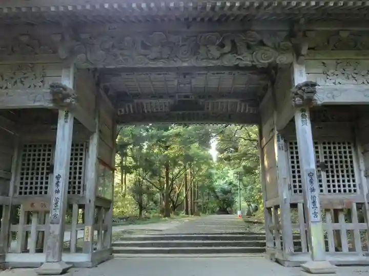 倭文神社の山門・神門