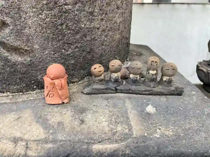 重願寺の{uncategorized: "未分類", other: "その他", undefined: "問題あり", building: "その他建物", grave: "お墓", sacred_gate: "鳥居", guardian: "狛犬", statue: "像", buddha: "仏像", history: "歴史", nature: "自然", garden: "庭園", animal: "動物", pagoda: "塔", temizu: "手水舎", mountain_gate: "山門・神門", sanctuary: "本殿・本堂", subordinate: "末社・摂社", art: "芸術", scenery: "景色", jizo: "地蔵", ema: "絵馬", goshuin: "御朱印", omikuji: "おみくじ", items: "授与品その他", amulet: "お守り", goshuincho: "御朱印帳", eats: "食事", festival: "お祭り", votive_dance: "神楽", shichigosan: "七五三参", wedding: "結婚式", experience: "体験その他", initially: "初詣", around: "周辺", anti_infection: "感染症対策"}