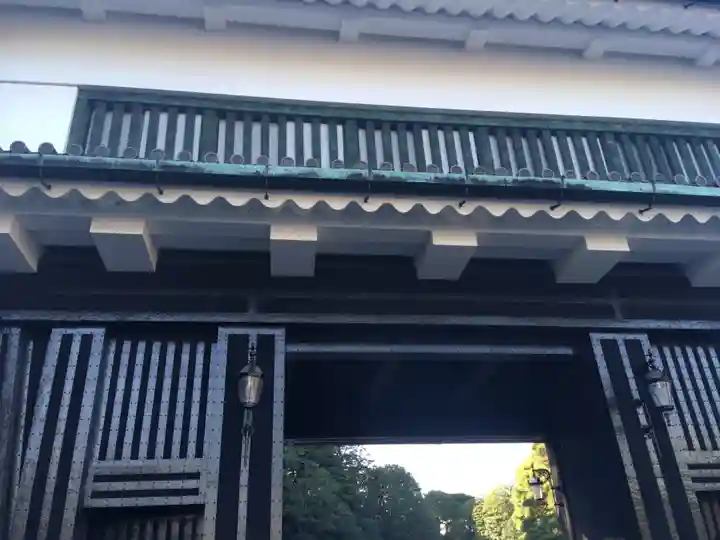 大嘗宮の山門・神門