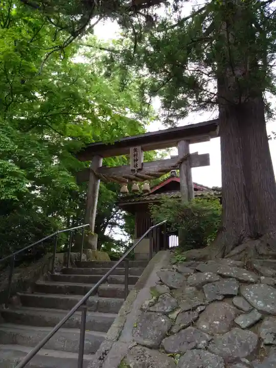 矢村神社の鳥居