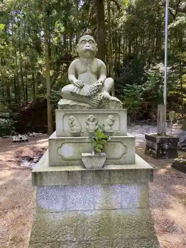 鳴谷神社の狛犬