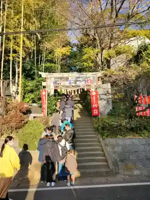 座間神社の{uncategorized: "未分類", other: "その他", undefined: "問題あり", building: "その他建物", grave: "お墓", sacred_gate: "鳥居", guardian: "狛犬", statue: "像", buddha: "仏像", history: "歴史", nature: "自然", garden: "庭園", animal: "動物", pagoda: "塔", temizu: "手水舎", mountain_gate: "山門・神門", sanctuary: "本殿・本堂", subordinate: "末社・摂社", art: "芸術", scenery: "景色", jizo: "地蔵", ema: "絵馬", goshuin: "御朱印", omikuji: "おみくじ", items: "授与品その他", amulet: "お守り", goshuincho: "御朱印帳", eats: "食事", festival: "お祭り", votive_dance: "神楽", shichigosan: "七五三参", wedding: "結婚式", experience: "体験その他", initially: "初詣", around: "周辺", anti_infection: "感染症対策"}