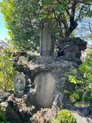 貞源寺の{uncategorized: "未分類", other: "その他", undefined: "問題あり", building: "その他建物", grave: "お墓", sacred_gate: "鳥居", guardian: "狛犬", statue: "像", buddha: "仏像", history: "歴史", nature: "自然", garden: "庭園", animal: "動物", pagoda: "塔", temizu: "手水舎", mountain_gate: "山門・神門", sanctuary: "本殿・本堂", subordinate: "末社・摂社", art: "芸術", scenery: "景色", jizo: "地蔵", ema: "絵馬", goshuin: "御朱印", omikuji: "おみくじ", items: "授与品その他", amulet: "お守り", goshuincho: "御朱印帳", eats: "食事", festival: "お祭り", votive_dance: "神楽", shichigosan: "七五三参", wedding: "結婚式", experience: "体験その他", initially: "初詣", around: "周辺", anti_infection: "感染症対策"}