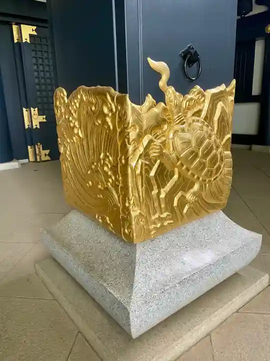 穴八幡宮の{uncategorized: "未分類", other: "その他", undefined: "問題あり", building: "その他建物", grave: "お墓", sacred_gate: "鳥居", guardian: "狛犬", statue: "像", buddha: "仏像", history: "歴史", nature: "自然", garden: "庭園", animal: "動物", pagoda: "塔", temizu: "手水舎", mountain_gate: "山門・神門", sanctuary: "本殿・本堂", subordinate: "末社・摂社", art: "芸術", scenery: "景色", jizo: "地蔵", ema: "絵馬", goshuin: "御朱印", omikuji: "おみくじ", items: "授与品その他", amulet: "お守り", goshuincho: "御朱印帳", eats: "食事", festival: "お祭り", votive_dance: "神楽", shichigosan: "七五三参", wedding: "結婚式", experience: "体験その他", initially: "初詣", around: "周辺", anti_infection: "感染症対策"}