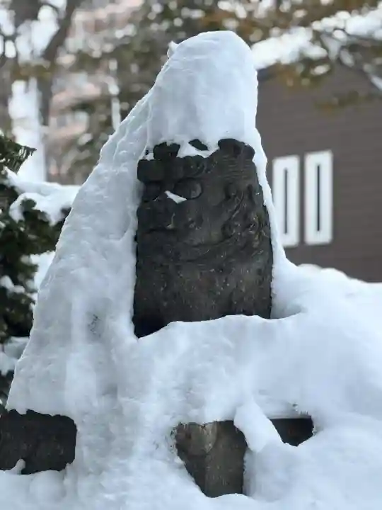 手稲神社の{uncategorized: "未分類", other: "その他", undefined: "問題あり", building: "その他建物", grave: "お墓", sacred_gate: "鳥居", guardian: "狛犬", statue: "像", buddha: "仏像", history: "歴史", nature: "自然", garden: "庭園", animal: "動物", pagoda: "塔", temizu: "手水舎", mountain_gate: "山門・神門", sanctuary: "本殿・本堂", subordinate: "末社・摂社", art: "芸術", scenery: "景色", jizo: "地蔵", ema: "絵馬", goshuin: "御朱印", omikuji: "おみくじ", items: "授与品その他", amulet: "お守り", goshuincho: "御朱印帳", eats: "食事", festival: "お祭り", votive_dance: "神楽", shichigosan: "七五三参", wedding: "結婚式", experience: "体験その他", initially: "初詣", around: "周辺", anti_infection: "感染症対策"}