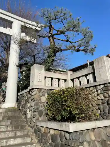 新宿下落合氷川神社の{uncategorized: "未分類", other: "その他", undefined: "問題あり", building: "その他建物", grave: "お墓", sacred_gate: "鳥居", guardian: "狛犬", statue: "像", buddha: "仏像", history: "歴史", nature: "自然", garden: "庭園", animal: "動物", pagoda: "塔", temizu: "手水舎", mountain_gate: "山門・神門", sanctuary: "本殿・本堂", subordinate: "末社・摂社", art: "芸術", scenery: "景色", jizo: "地蔵", ema: "絵馬", goshuin: "御朱印", omikuji: "おみくじ", items: "授与品その他", amulet: "お守り", goshuincho: "御朱印帳", eats: "食事", festival: "お祭り", votive_dance: "神楽", shichigosan: "七五三参", wedding: "結婚式", experience: "体験その他", initially: "初詣", around: "周辺", anti_infection: "感染症対策"}