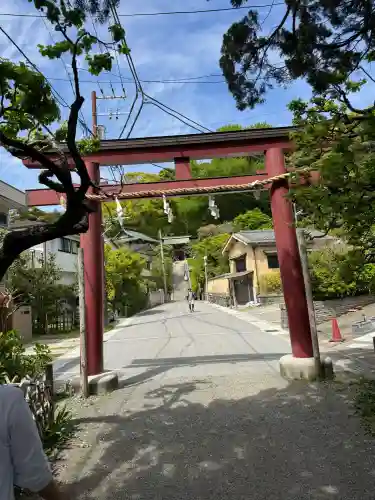 荏柄天神社の{uncategorized: "未分類", other: "その他", undefined: "問題あり", building: "その他建物", grave: "お墓", sacred_gate: "鳥居", guardian: "狛犬", statue: "像", buddha: "仏像", history: "歴史", nature: "自然", garden: "庭園", animal: "動物", pagoda: "塔", temizu: "手水舎", mountain_gate: "山門・神門", sanctuary: "本殿・本堂", subordinate: "末社・摂社", art: "芸術", scenery: "景色", jizo: "地蔵", ema: "絵馬", goshuin: "御朱印", omikuji: "おみくじ", items: "授与品その他", amulet: "お守り", goshuincho: "御朱印帳", eats: "食事", festival: "お祭り", votive_dance: "神楽", shichigosan: "七五三参", wedding: "結婚式", experience: "体験その他", initially: "初詣", around: "周辺", anti_infection: "感染症対策"}