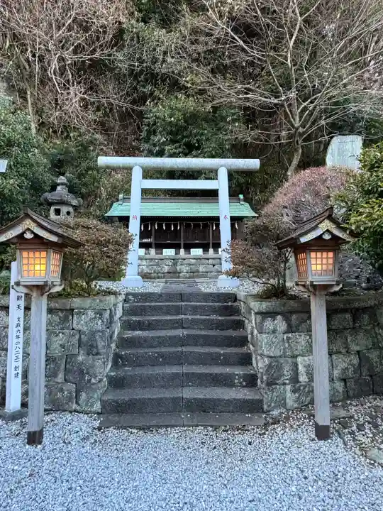 叶神社 (西叶神社)の{uncategorized: "未分類", other: "その他", undefined: "問題あり", building: "その他建物", grave: "お墓", sacred_gate: "鳥居", guardian: "狛犬", statue: "像", buddha: "仏像", history: "歴史", nature: "自然", garden: "庭園", animal: "動物", pagoda: "塔", temizu: "手水舎", mountain_gate: "山門・神門", sanctuary: "本殿・本堂", subordinate: "末社・摂社", art: "芸術", scenery: "景色", jizo: "地蔵", ema: "絵馬", goshuin: "御朱印", omikuji: "おみくじ", items: "授与品その他", amulet: "お守り", goshuincho: "御朱印帳", eats: "食事", festival: "お祭り", votive_dance: "神楽", shichigosan: "七五三参", wedding: "結婚式", experience: "体験その他", initially: "初詣", around: "周辺", anti_infection: "感染症対策"}