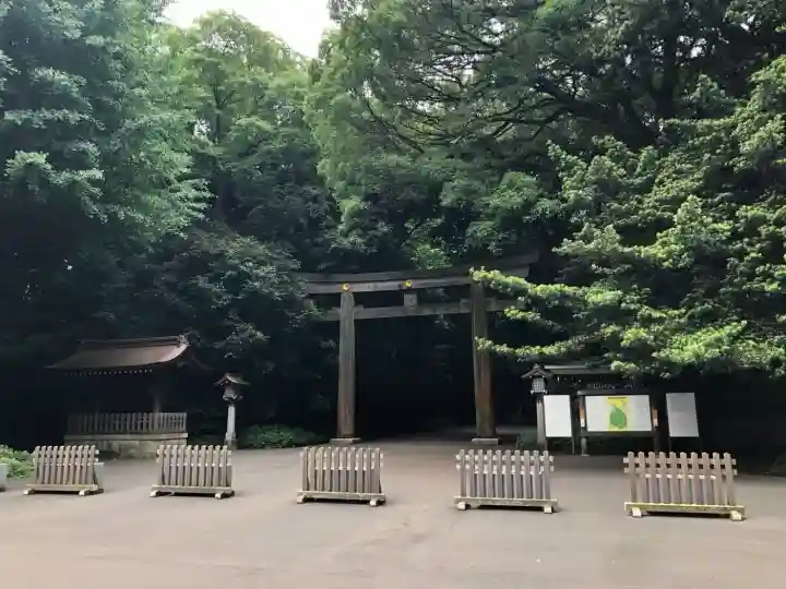明治神宮の{uncategorized: "未分類", other: "その他", undefined: "問題あり", building: "その他建物", grave: "お墓", sacred_gate: "鳥居", guardian: "狛犬", statue: "像", buddha: "仏像", history: "歴史", nature: "自然", garden: "庭園", animal: "動物", pagoda: "塔", temizu: "手水舎", mountain_gate: "山門・神門", sanctuary: "本殿・本堂", subordinate: "末社・摂社", art: "芸術", scenery: "景色", jizo: "地蔵", ema: "絵馬", goshuin: "御朱印", omikuji: "おみくじ", items: "授与品その他", amulet: "お守り", goshuincho: "御朱印帳", eats: "食事", festival: "お祭り", votive_dance: "神楽", shichigosan: "七五三参", wedding: "結婚式", experience: "体験その他", initially: "初詣", around: "周辺", anti_infection: "感染症対策"}