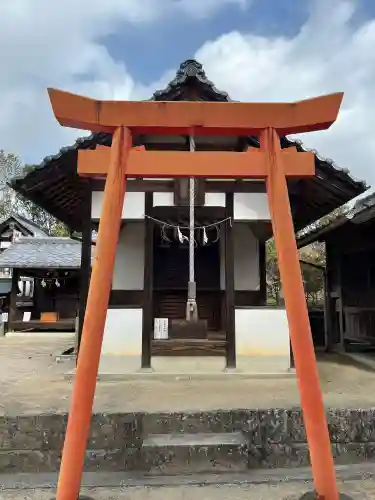 小野神社の{uncategorized: "未分類", other: "その他", undefined: "問題あり", building: "その他建物", grave: "お墓", sacred_gate: "鳥居", guardian: "狛犬", statue: "像", buddha: "仏像", history: "歴史", nature: "自然", garden: "庭園", animal: "動物", pagoda: "塔", temizu: "手水舎", mountain_gate: "山門・神門", sanctuary: "本殿・本堂", subordinate: "末社・摂社", art: "芸術", scenery: "景色", jizo: "地蔵", ema: "絵馬", goshuin: "御朱印", omikuji: "おみくじ", items: "授与品その他", amulet: "お守り", goshuincho: "御朱印帳", eats: "食事", festival: "お祭り", votive_dance: "神楽", shichigosan: "七五三参", wedding: "結婚式", experience: "体験その他", initially: "初詣", around: "周辺", anti_infection: "感染症対策"}