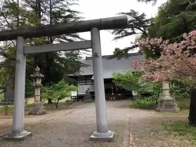 上田招魂社の{uncategorized: "未分類", other: "その他", undefined: "問題あり", building: "その他建物", grave: "お墓", sacred_gate: "鳥居", guardian: "狛犬", statue: "像", buddha: "仏像", history: "歴史", nature: "自然", garden: "庭園", animal: "動物", pagoda: "塔", temizu: "手水舎", mountain_gate: "山門・神門", sanctuary: "本殿・本堂", subordinate: "末社・摂社", art: "芸術", scenery: "景色", jizo: "地蔵", ema: "絵馬", goshuin: "御朱印", omikuji: "おみくじ", items: "授与品その他", amulet: "お守り", goshuincho: "御朱印帳", eats: "食事", festival: "お祭り", votive_dance: "神楽", shichigosan: "七五三参", wedding: "結婚式", experience: "体験その他", initially: "初詣", around: "周辺", anti_infection: "感染症対策"}