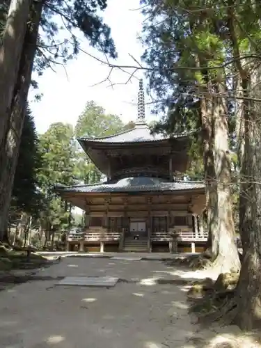 高野山金剛峯寺の塔