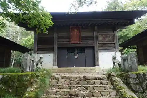 武甲山御嶽神社の本殿・本堂