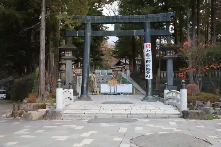 諏訪大社下社秋宮(長野県)