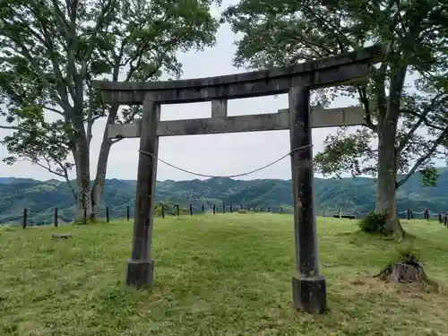 勝日高守神社の鳥居