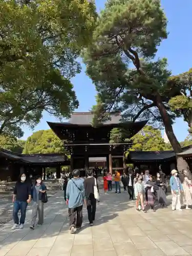 明治神宮の{uncategorized: "未分類", other: "その他", undefined: "問題あり", building: "その他建物", grave: "お墓", sacred_gate: "鳥居", guardian: "狛犬", statue: "像", buddha: "仏像", history: "歴史", nature: "自然", garden: "庭園", animal: "動物", pagoda: "塔", temizu: "手水舎", mountain_gate: "山門・神門", sanctuary: "本殿・本堂", subordinate: "末社・摂社", art: "芸術", scenery: "景色", jizo: "地蔵", ema: "絵馬", goshuin: "御朱印", omikuji: "おみくじ", items: "授与品その他", amulet: "お守り", goshuincho: "御朱印帳", eats: "食事", festival: "お祭り", votive_dance: "神楽", shichigosan: "七五三参", wedding: "結婚式", experience: "体験その他", initially: "初詣", around: "周辺", anti_infection: "感染症対策"}