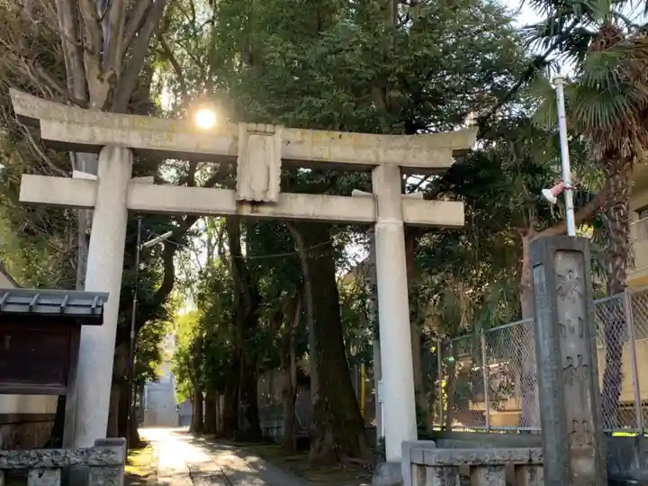 桐ヶ谷氷川神社の鳥居