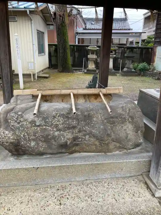 能見神明宮(元能見)の手水舎