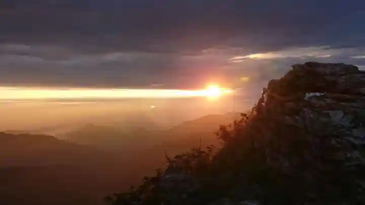 劔山本宮宝蔵石神社の景色