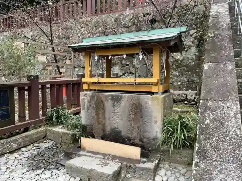 久能山東照宮の{uncategorized: "未分類", other: "その他", undefined: "問題あり", building: "その他建物", grave: "お墓", sacred_gate: "鳥居", guardian: "狛犬", statue: "像", buddha: "仏像", history: "歴史", nature: "自然", garden: "庭園", animal: "動物", pagoda: "塔", temizu: "手水舎", mountain_gate: "山門・神門", sanctuary: "本殿・本堂", subordinate: "末社・摂社", art: "芸術", scenery: "景色", jizo: "地蔵", ema: "絵馬", goshuin: "御朱印", omikuji: "おみくじ", items: "授与品その他", amulet: "お守り", goshuincho: "御朱印帳", eats: "食事", festival: "お祭り", votive_dance: "神楽", shichigosan: "七五三参", wedding: "結婚式", experience: "体験その他", initially: "初詣", around: "周辺", anti_infection: "感染症対策"}