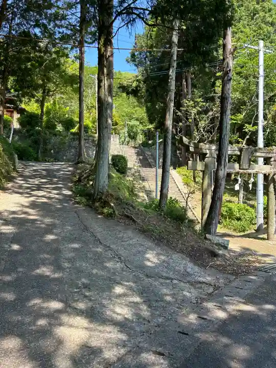 堤雄神社の{uncategorized: "未分類", other: "その他", undefined: "問題あり", building: "その他建物", grave: "お墓", sacred_gate: "鳥居", guardian: "狛犬", statue: "像", buddha: "仏像", history: "歴史", nature: "自然", garden: "庭園", animal: "動物", pagoda: "塔", temizu: "手水舎", mountain_gate: "山門・神門", sanctuary: "本殿・本堂", subordinate: "末社・摂社", art: "芸術", scenery: "景色", jizo: "地蔵", ema: "絵馬", goshuin: "御朱印", omikuji: "おみくじ", items: "授与品その他", amulet: "お守り", goshuincho: "御朱印帳", eats: "食事", festival: "お祭り", votive_dance: "神楽", shichigosan: "七五三参", wedding: "結婚式", experience: "体験その他", initially: "初詣", around: "周辺", anti_infection: "感染症対策"}