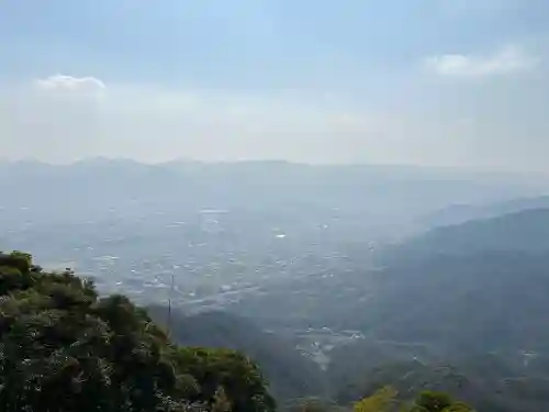 岩戸神社の{uncategorized: "未分類", other: "その他", undefined: "問題あり", building: "その他建物", grave: "お墓", sacred_gate: "鳥居", guardian: "狛犬", statue: "像", buddha: "仏像", history: "歴史", nature: "自然", garden: "庭園", animal: "動物", pagoda: "塔", temizu: "手水舎", mountain_gate: "山門・神門", sanctuary: "本殿・本堂", subordinate: "末社・摂社", art: "芸術", scenery: "景色", jizo: "地蔵", ema: "絵馬", goshuin: "御朱印", omikuji: "おみくじ", items: "授与品その他", amulet: "お守り", goshuincho: "御朱印帳", eats: "食事", festival: "お祭り", votive_dance: "神楽", shichigosan: "七五三参", wedding: "結婚式", experience: "体験その他", initially: "初詣", around: "周辺", anti_infection: "感染症対策"}