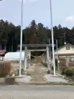 金枝温泉神社の{uncategorized: "未分類", other: "その他", undefined: "問題あり", building: "その他建物", grave: "お墓", sacred_gate: "鳥居", guardian: "狛犬", statue: "像", buddha: "仏像", history: "歴史", nature: "自然", garden: "庭園", animal: "動物", pagoda: "塔", temizu: "手水舎", mountain_gate: "山門・神門", sanctuary: "本殿・本堂", subordinate: "末社・摂社", art: "芸術", scenery: "景色", jizo: "地蔵", ema: "絵馬", goshuin: "御朱印", omikuji: "おみくじ", items: "授与品その他", amulet: "お守り", goshuincho: "御朱印帳", eats: "食事", festival: "お祭り", votive_dance: "神楽", shichigosan: "七五三参", wedding: "結婚式", experience: "体験その他", initially: "初詣", around: "周辺", anti_infection: "感染症対策"}