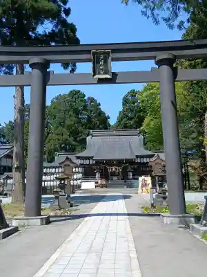 戸澤神社の{uncategorized: "未分類", other: "その他", undefined: "問題あり", building: "その他建物", grave: "お墓", sacred_gate: "鳥居", guardian: "狛犬", statue: "像", buddha: "仏像", history: "歴史", nature: "自然", garden: "庭園", animal: "動物", pagoda: "塔", temizu: "手水舎", mountain_gate: "山門・神門", sanctuary: "本殿・本堂", subordinate: "末社・摂社", art: "芸術", scenery: "景色", jizo: "地蔵", ema: "絵馬", goshuin: "御朱印", omikuji: "おみくじ", items: "授与品その他", amulet: "お守り", goshuincho: "御朱印帳", eats: "食事", festival: "お祭り", votive_dance: "神楽", shichigosan: "七五三参", wedding: "結婚式", experience: "体験その他", initially: "初詣", around: "周辺", anti_infection: "感染症対策"}