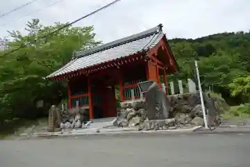 酒波寺の{uncategorized: "未分類", other: "その他", undefined: "問題あり", building: "その他建物", grave: "お墓", sacred_gate: "鳥居", guardian: "狛犬", statue: "像", buddha: "仏像", history: "歴史", nature: "自然", garden: "庭園", animal: "動物", pagoda: "塔", temizu: "手水舎", mountain_gate: "山門・神門", sanctuary: "本殿・本堂", subordinate: "末社・摂社", art: "芸術", scenery: "景色", jizo: "地蔵", ema: "絵馬", goshuin: "御朱印", omikuji: "おみくじ", items: "授与品その他", amulet: "お守り", goshuincho: "御朱印帳", eats: "食事", festival: "お祭り", votive_dance: "神楽", shichigosan: "七五三参", wedding: "結婚式", experience: "体験その他", initially: "初詣", around: "周辺", anti_infection: "感染症対策"}