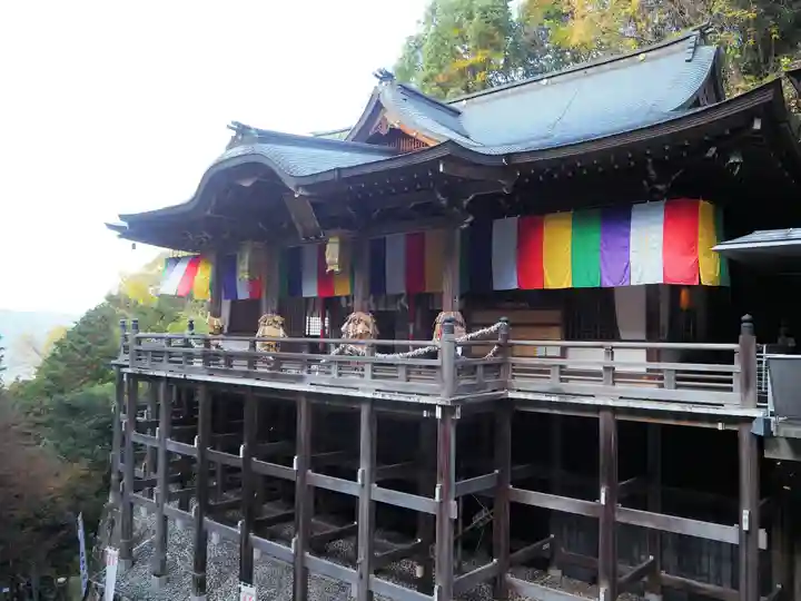 狸谷山不動院の本殿・本堂