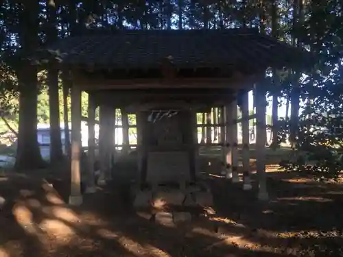 九万八千神社の本殿