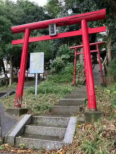 藤稲荷大明神の鳥居