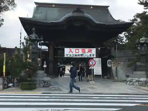 豊川閣　妙厳寺の山門