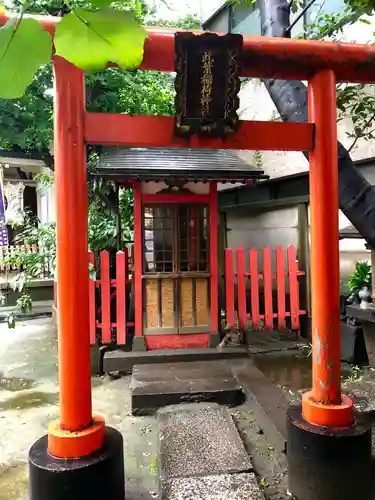 銀杏岡八幡神社の鳥居