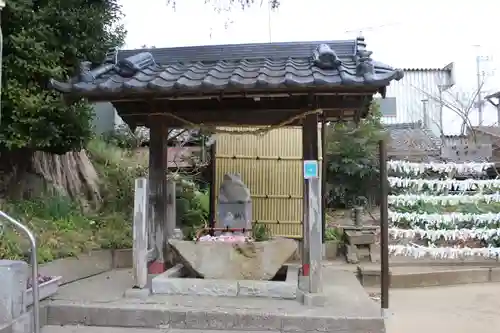 田間神社の手水舎