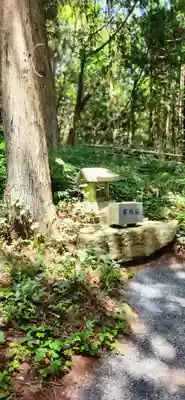 釣石神社の末社・摂社