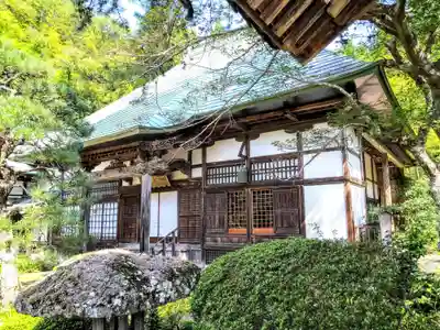 石行寺の本殿・本堂