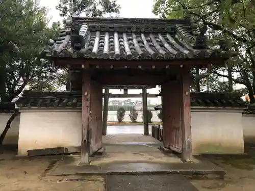 相楽神社の山門・神門
