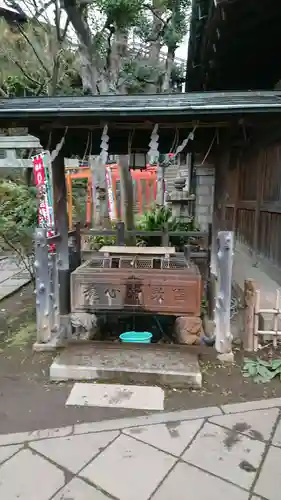 花園稲荷神社の手水舎